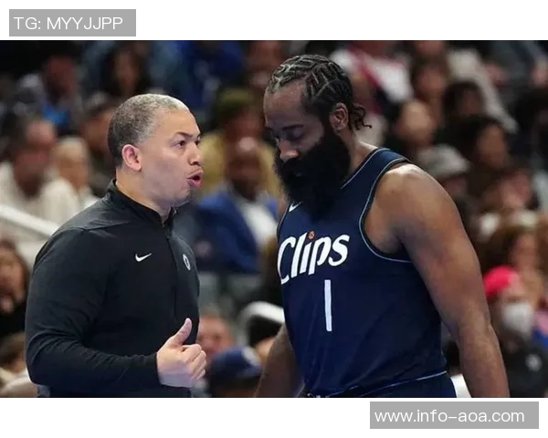 卢指导谈下半场调整为何不再使用小阵容强调祖巴茨首发带来的积极效果