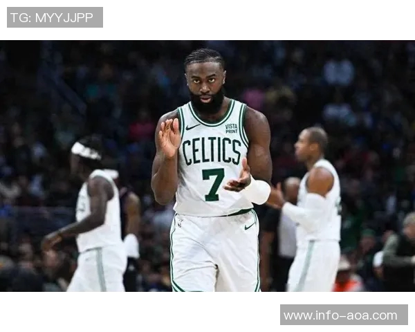 杰伦布朗调侃普理查德偷技中距离命中率飙升助力球队胜利 杰伦布朗调侃普理查德偷技中距离命中率飙升助力球队胜利